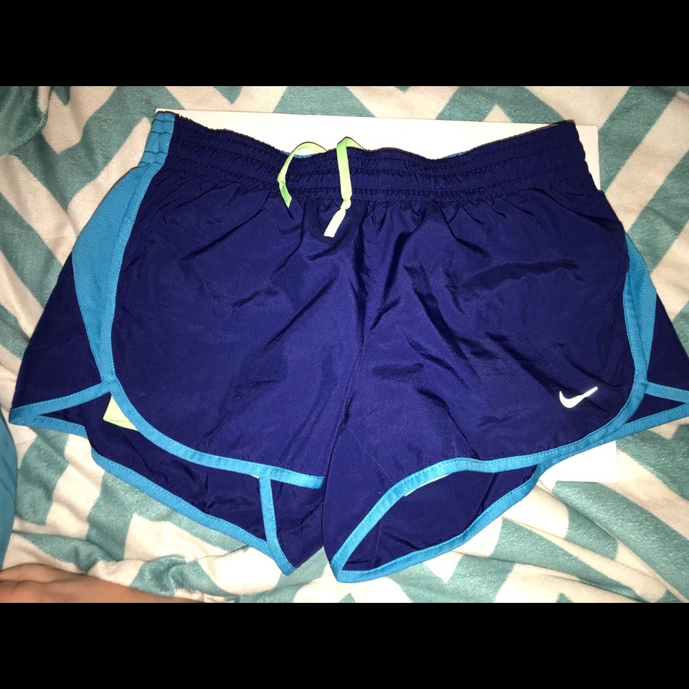 Nike shorts size small
